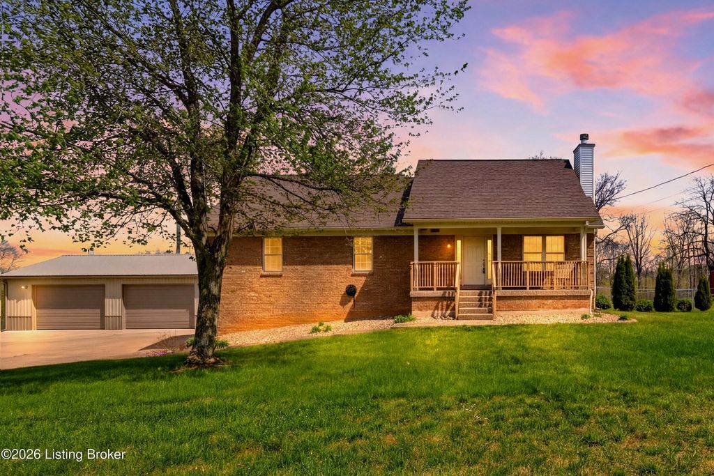 Photo of 442 Mary David Dr, Shepherdsville, KY 40165 (MLS # 1713184)