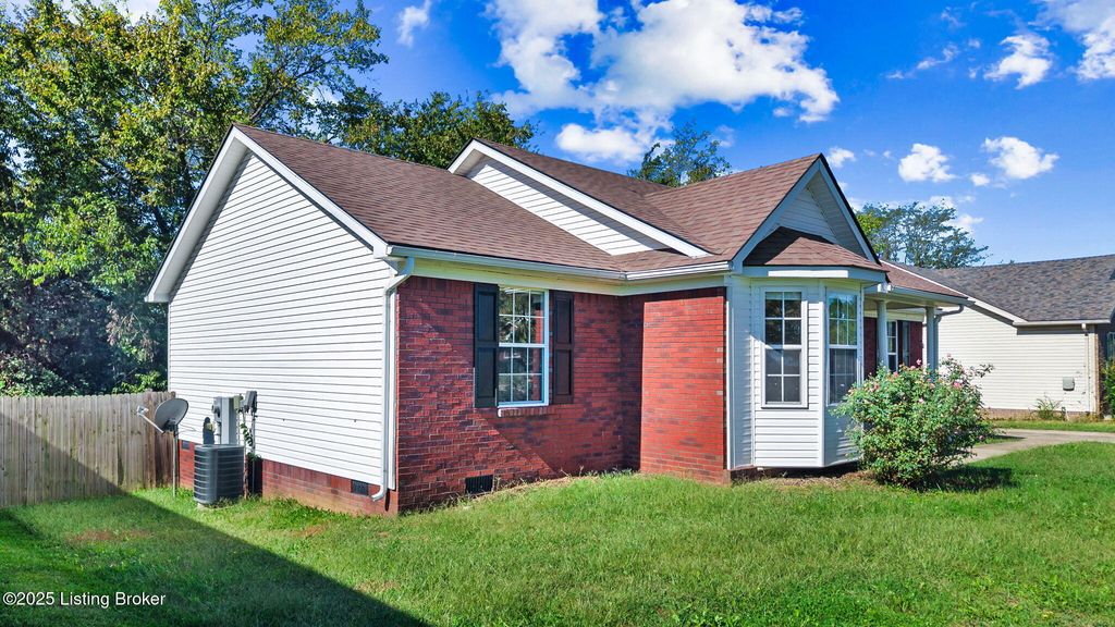 Photo of 239 Swan Way, Taylorsville, KY 40071 (MLS # 1700552)