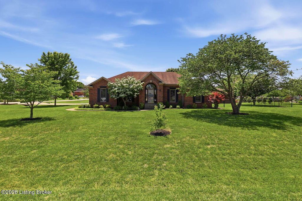 Photo of 113 Spring Dr, Mt Washington, KY 40047 (MLS # 1717285)