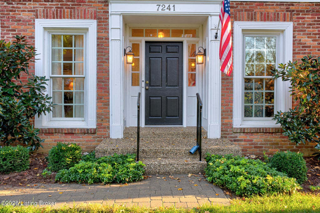 Photo of 7241 Fox Harbor Rd, Prospect, KY 40059 (MLS # 1731783)