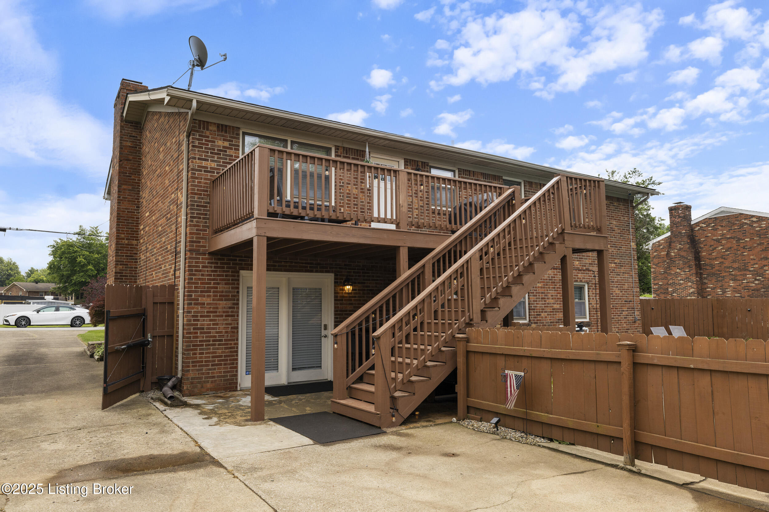8502 Gregory Way, Louisville, Kentucky image 4