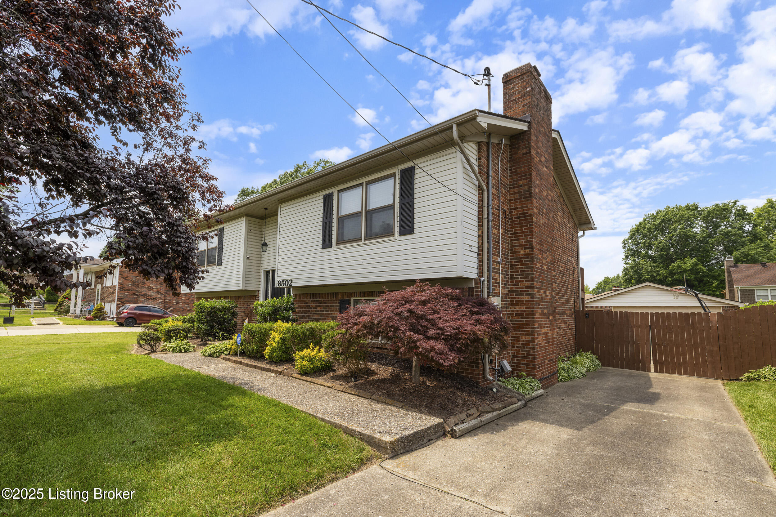 8502 Gregory Way, Louisville, Kentucky image 3