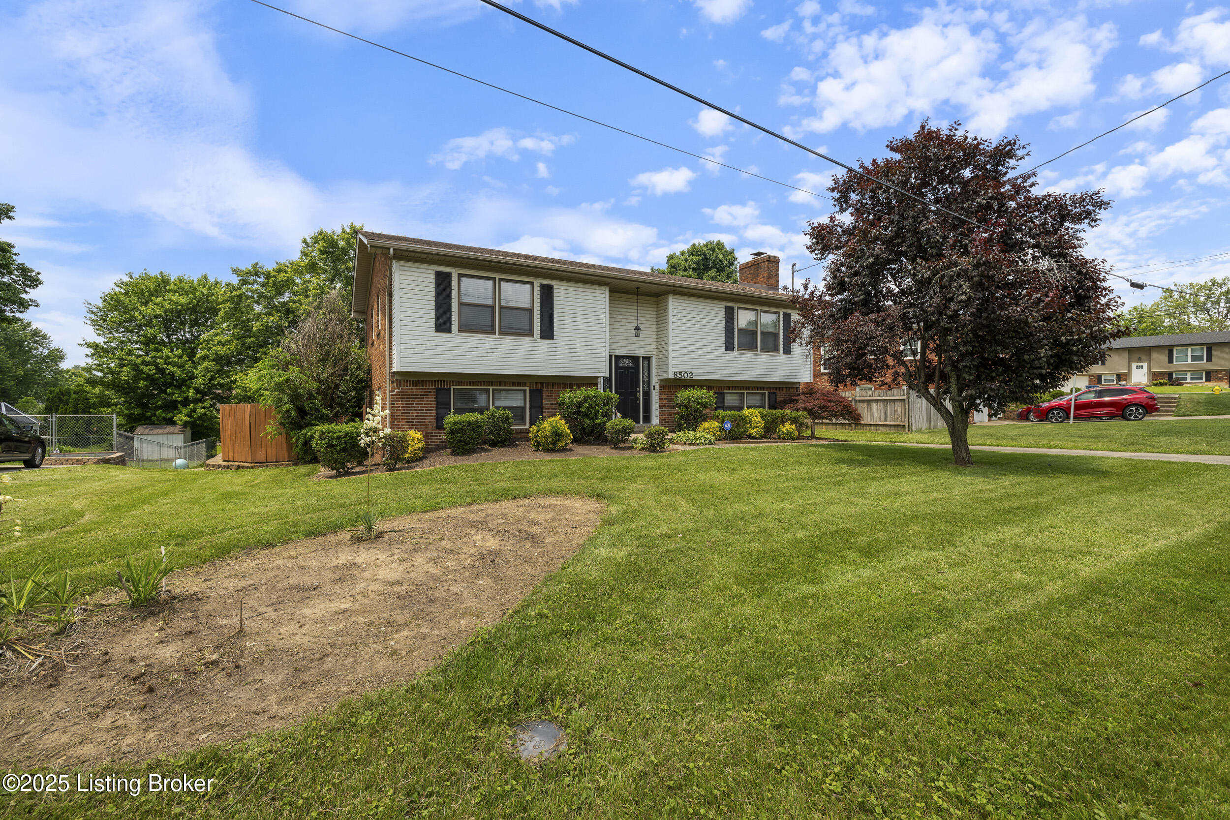 8502 Gregory Way, Louisville, Kentucky image 2