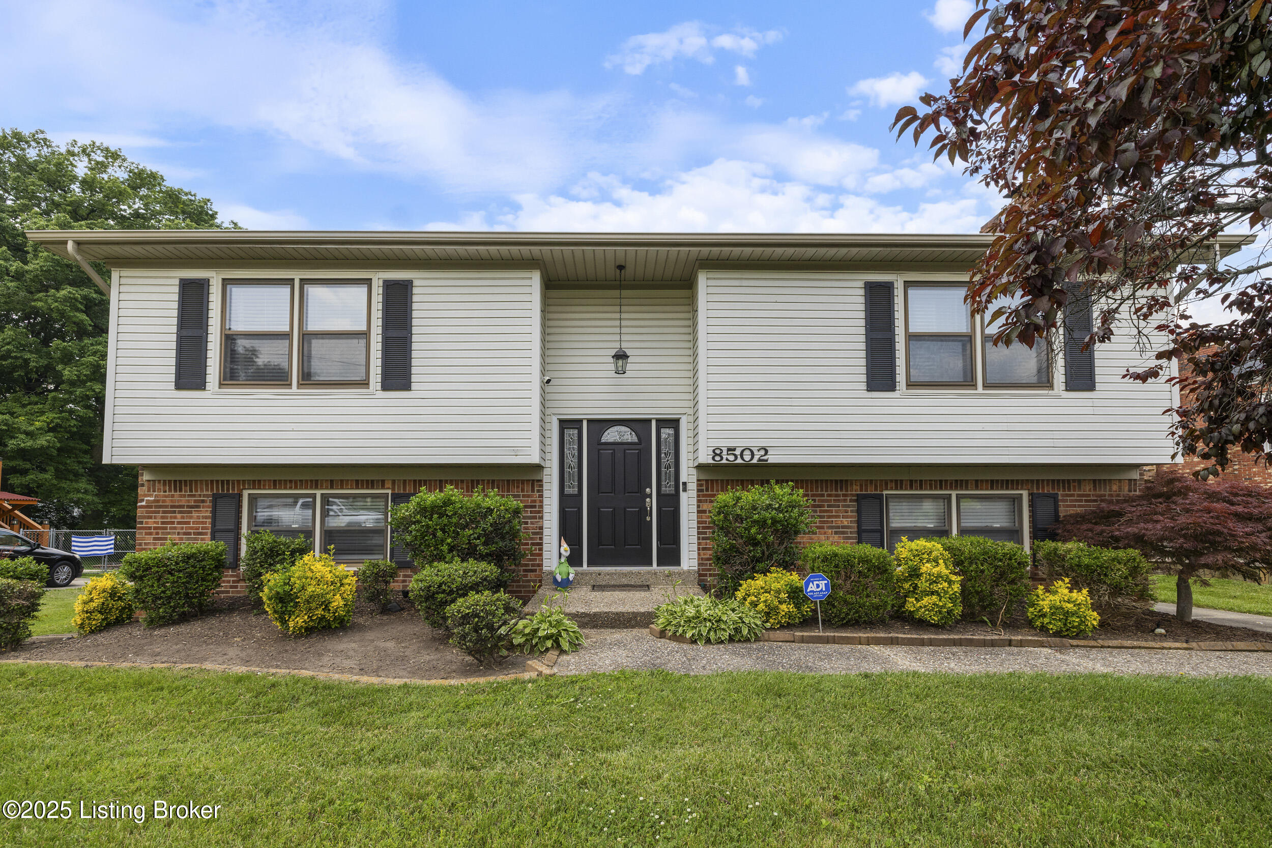 8502 Gregory Way, Louisville, Kentucky image 1