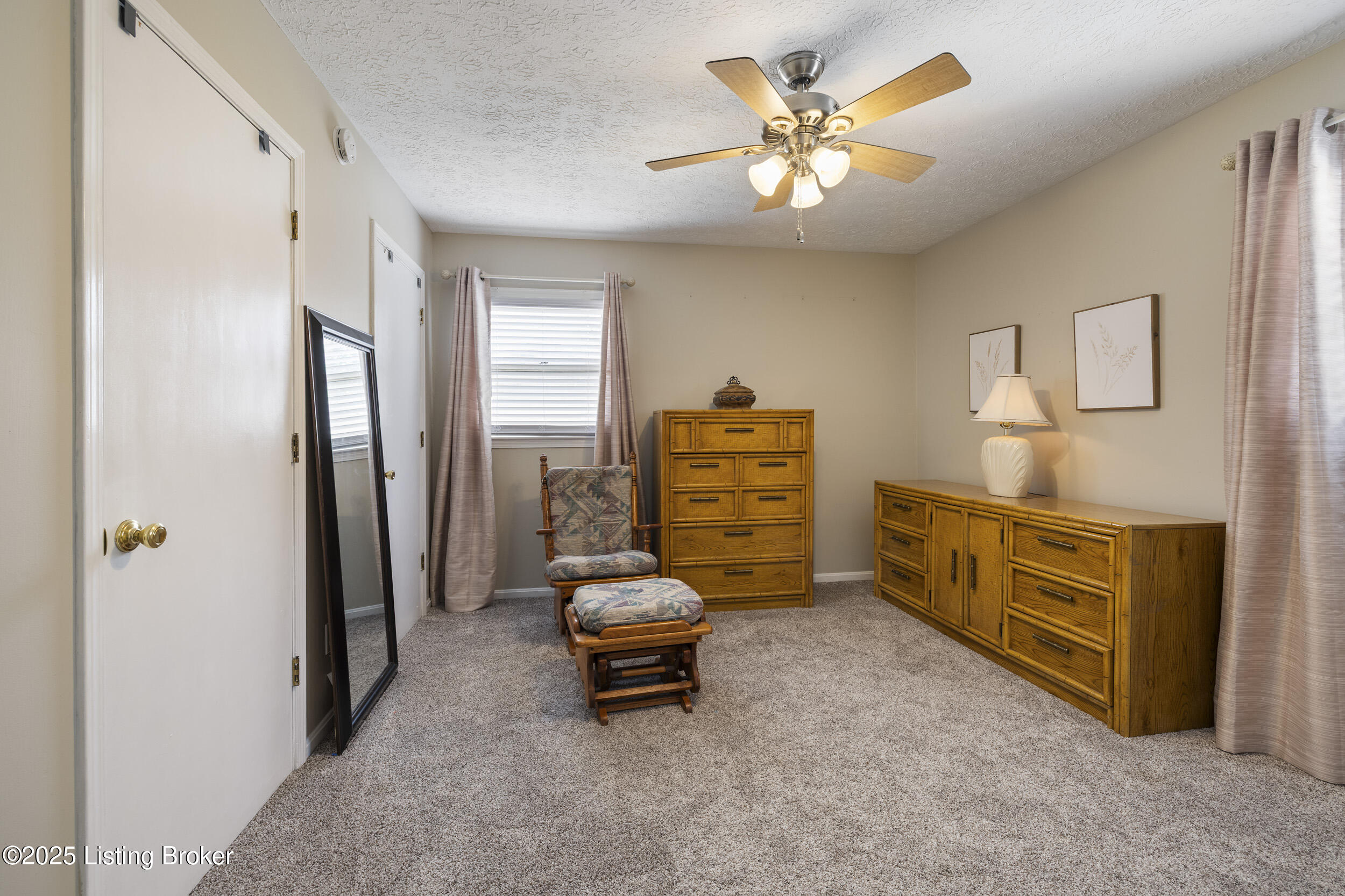 8502 Gregory Way, Louisville, Kentucky image 23