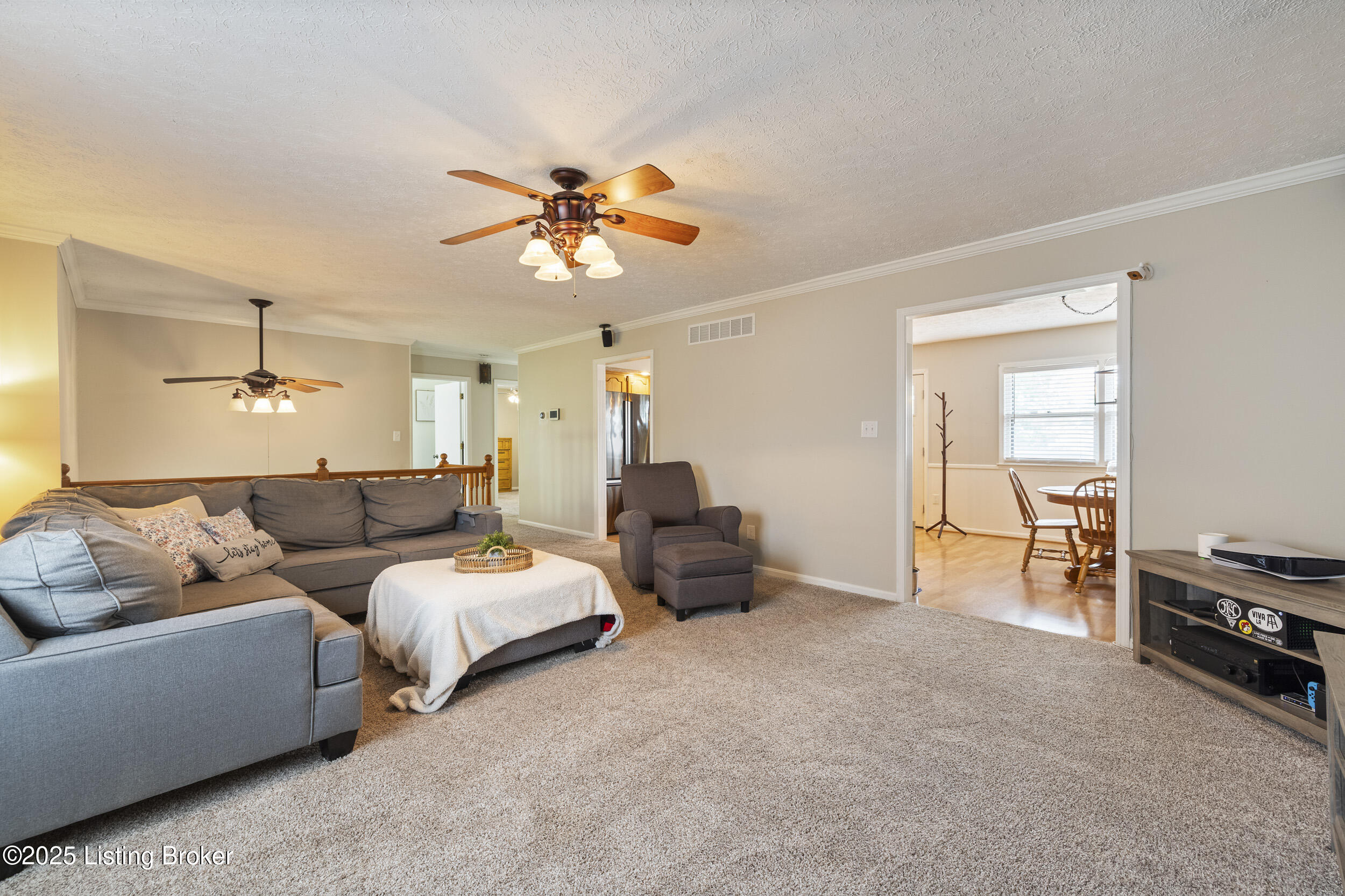 8502 Gregory Way, Louisville, Kentucky image 18