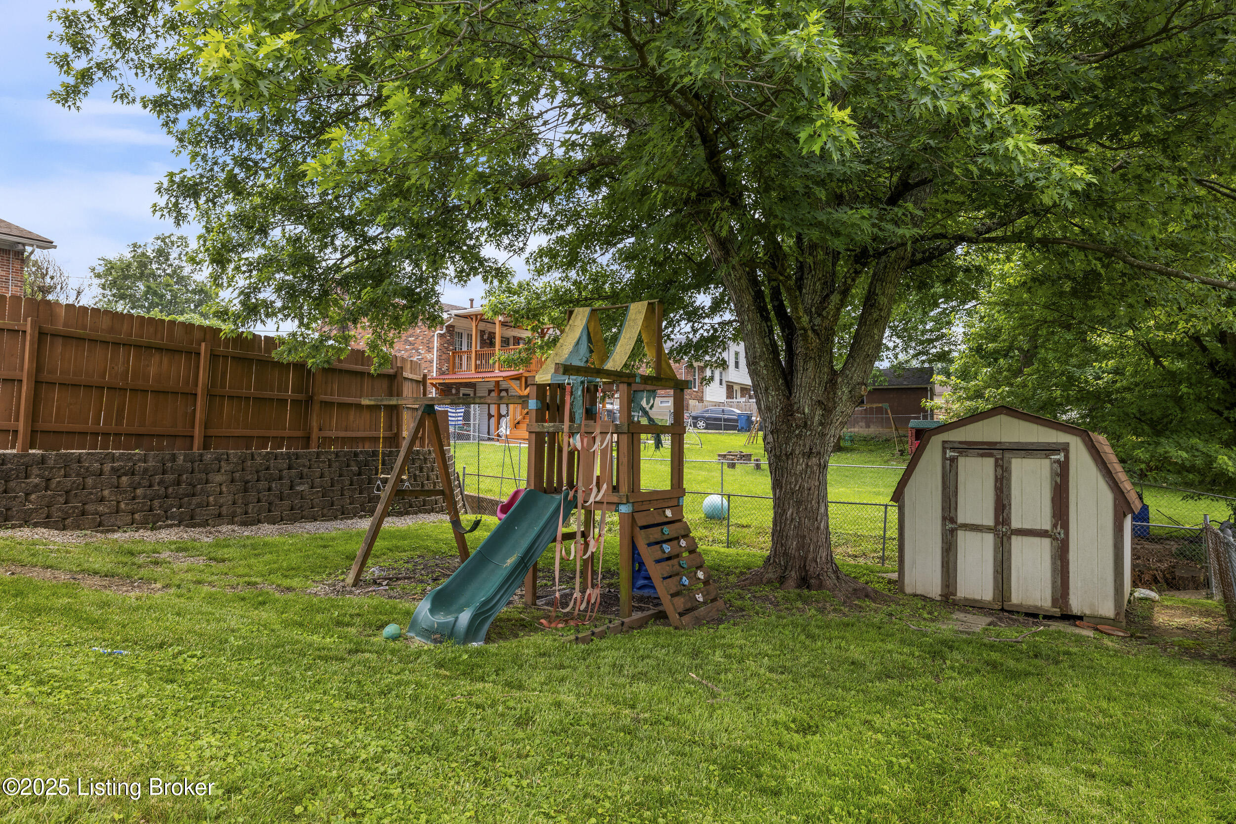 8502 Gregory Way, Louisville, Kentucky image 38