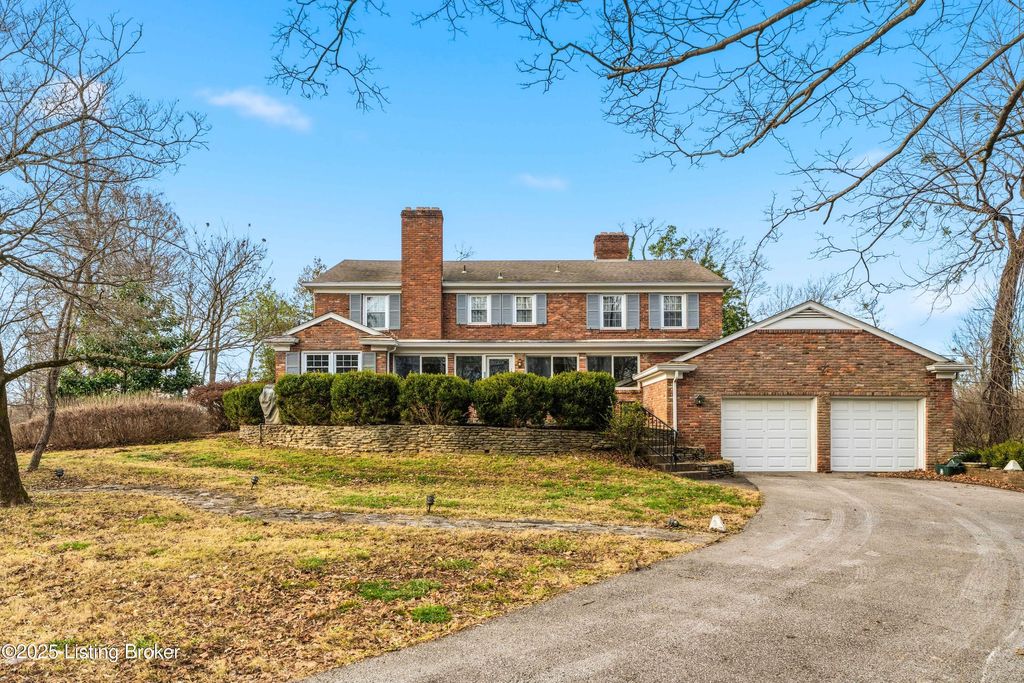 Photo of 42 Calumet Rd, Louisville, KY 40207 (MLS # 1705525)