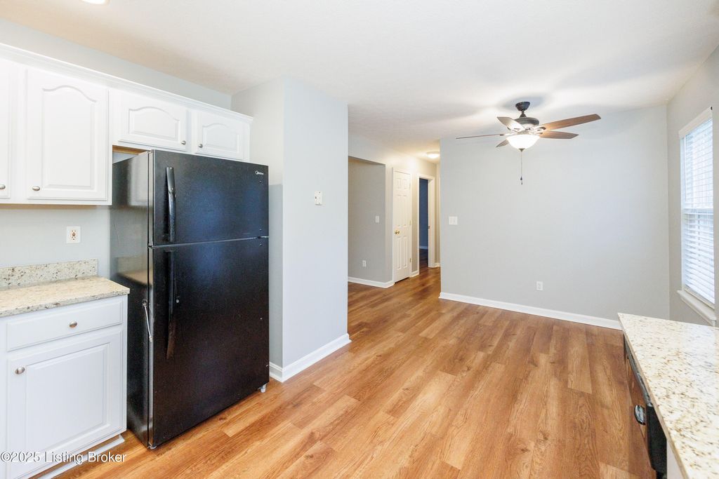 Photo of 2414 Helen Ave, Louisville, KY 40216 (MLS # 1700521)
