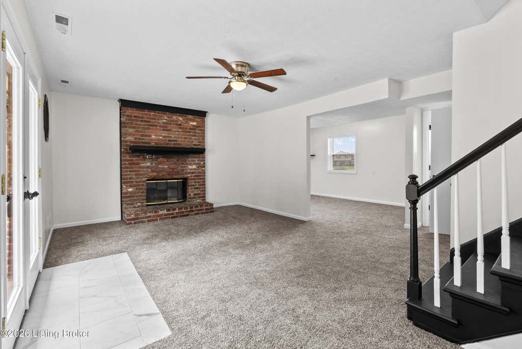 Photo of 7406 Covey Pl, Louisville, KY 40291 (MLS # 1726202)