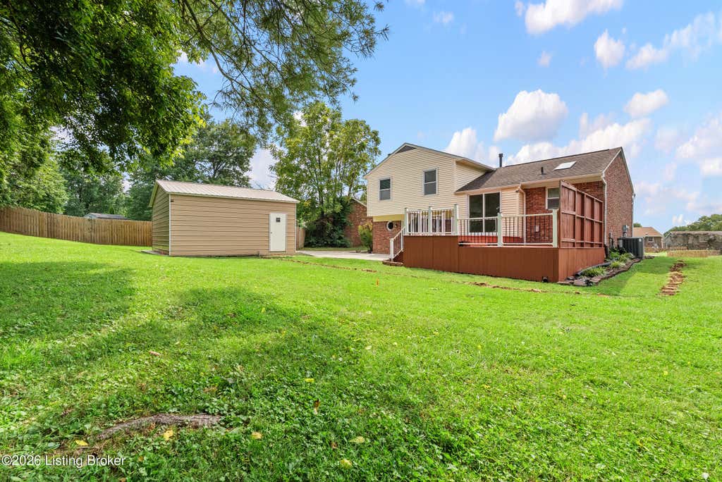 Photo of 7406 Covey Pl, Louisville, KY 40291 (MLS # 1726202)