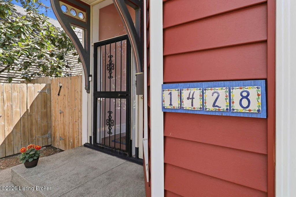 Photo of 1428 E Breckinridge St, Louisville, KY 40204 (MLS # 1712962)