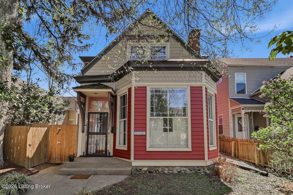 Photo of 1428 E Breckinridge St, Louisville, KY 40204 (MLS # 1712962)