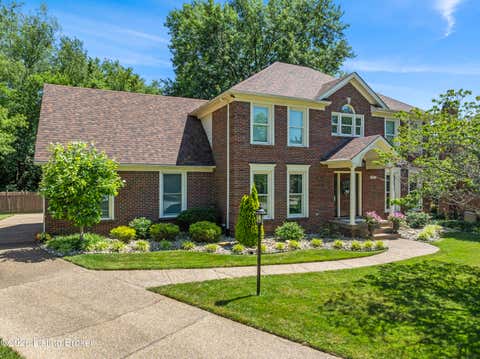 Homes For Sale - 7804 Amber Glen Ct<br/> Jefferson County, Louisville, KY 40220
