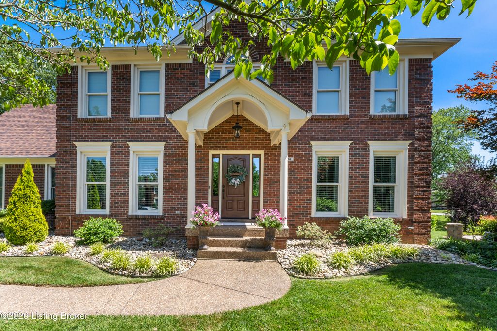 Photo of 7804 Amber Glen Ct, Louisville, KY 40220 (MLS # 1717917)