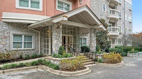 Photo of 1409 Mockingbird Terrace Dr #UNIT 104, Louisville, KY 40207 (MLS # 1702522)