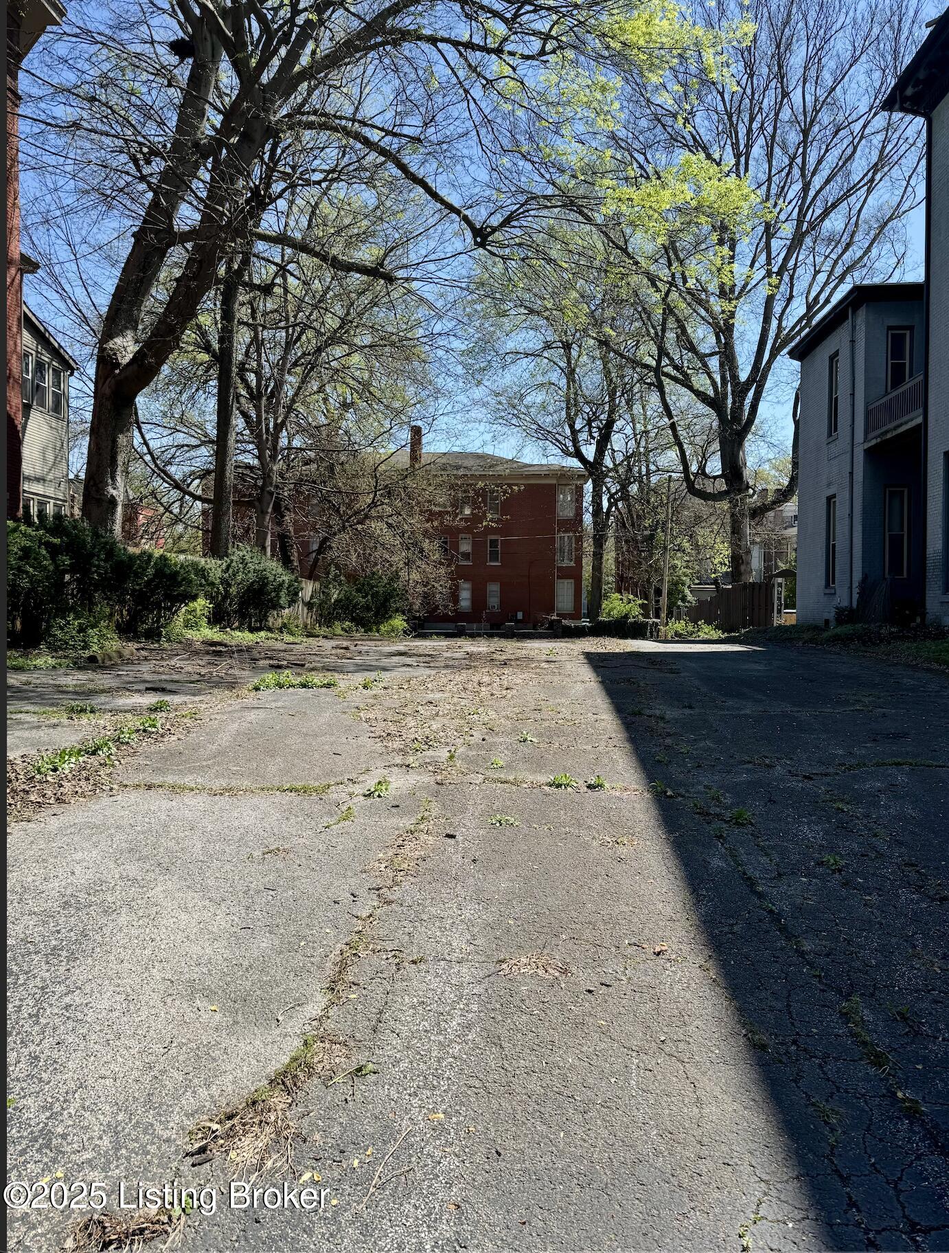 1341 S 4th St, Louisville, Pennsylvania image 7