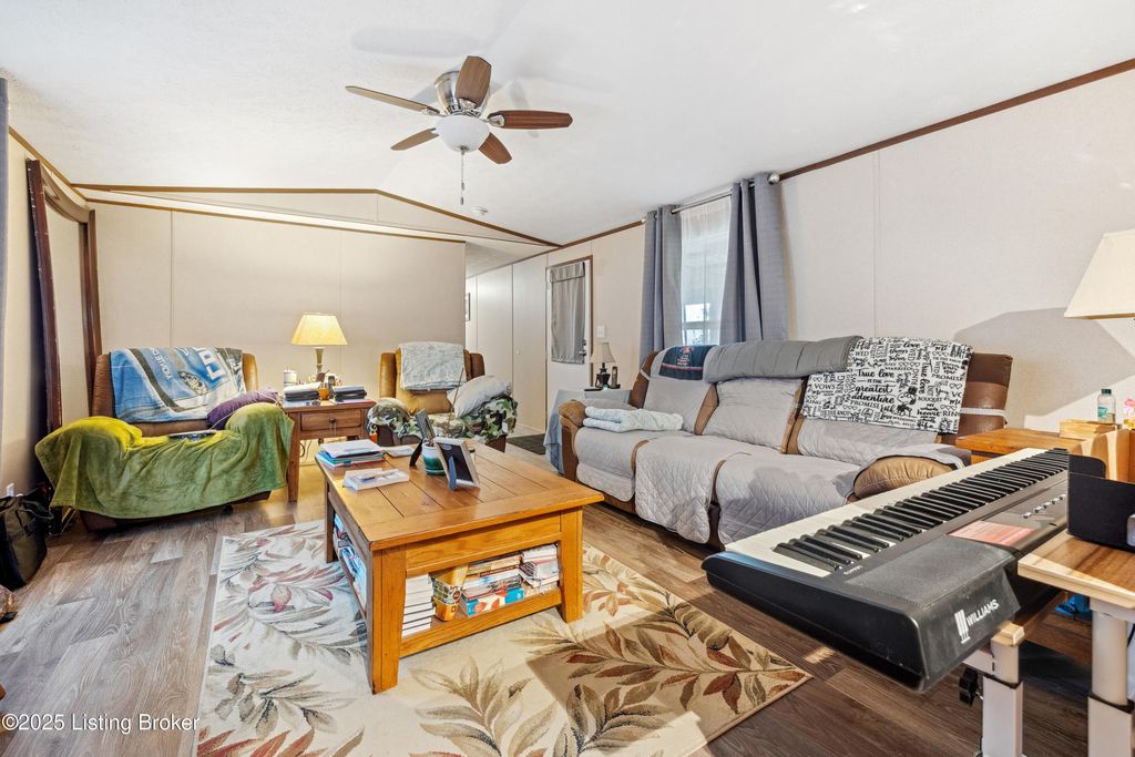 Photo of 166E Kerrick Ln, Hodgenville, KY 42748 (MLS # 1704068)