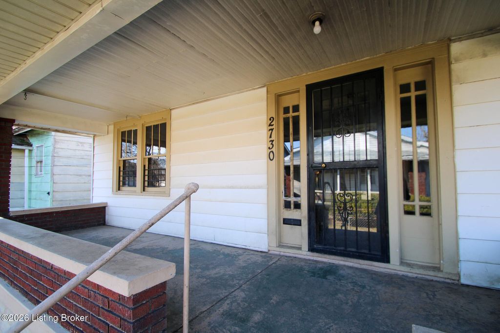 Photo of 2730 Chase Ct, Louisville, KY 40211 (MLS # 1710251)