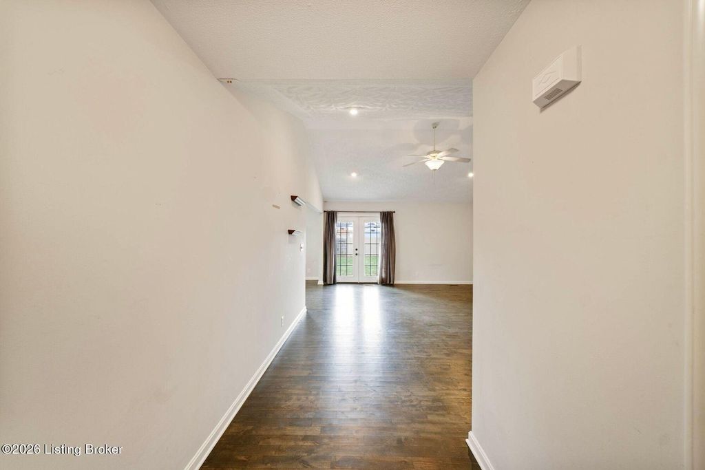 Photo of 319 Park Ridge Dr, Mt Washington, KY 40047 (MLS # 1712662)