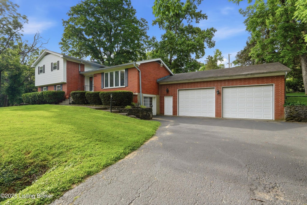 Photo of 5201 Cool Brook Rd, Louisville, KY 40291 (MLS # 1719680)