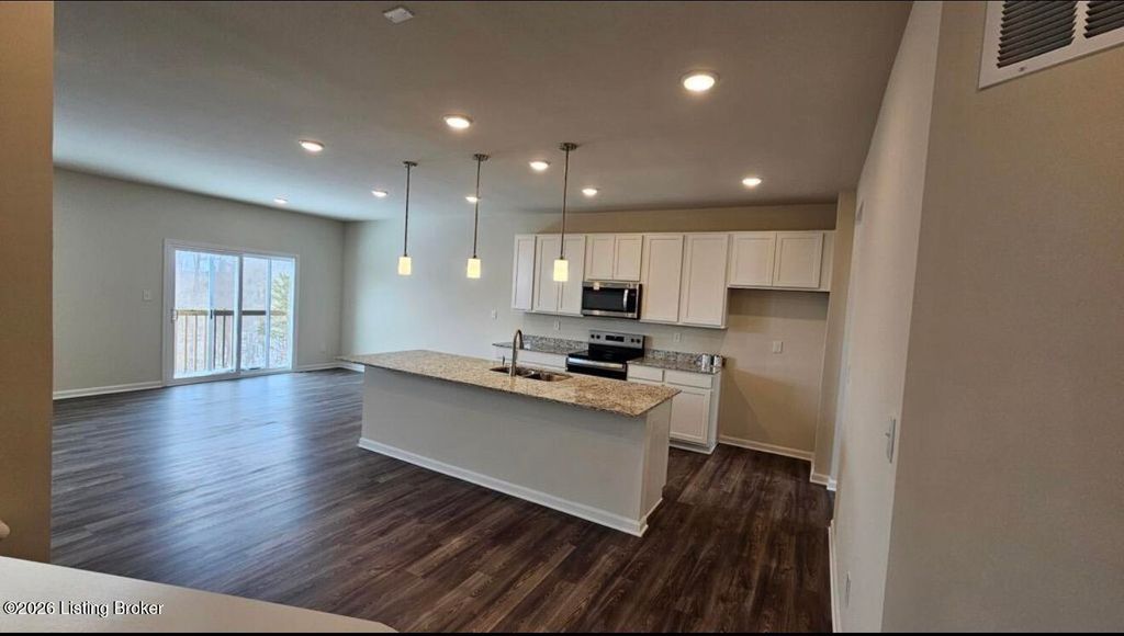 Photo of 3021 Aiken Back Ln, La Grange, KY 40031 (MLS # 1713427)