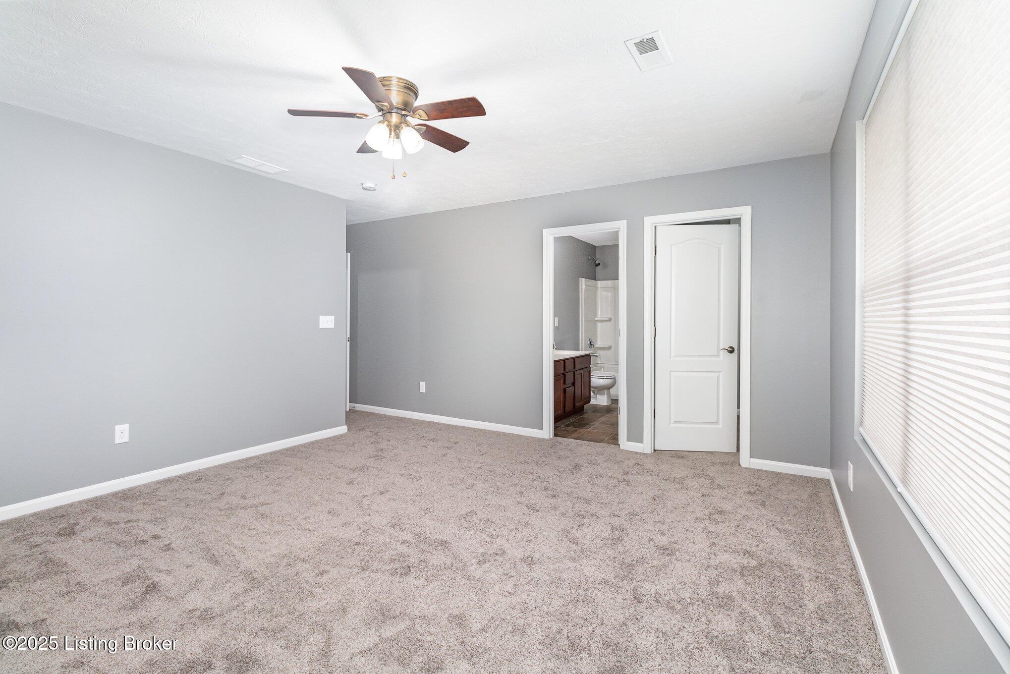 6915 Brittany Oak Dr, Louisville, Kentucky image 11