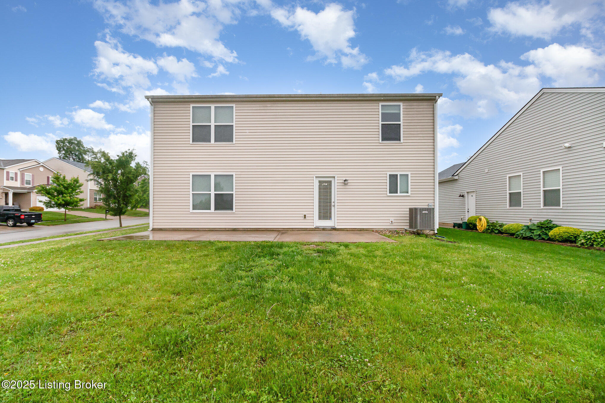 6915 Brittany Oak Dr, Louisville, Kentucky image 25