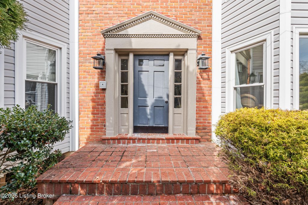 Photo of 420 Sprite Rd #APT 3, Louisville, KY 40207 (MLS # 1723474)