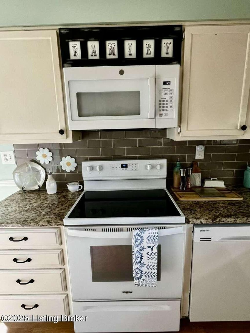 Photo of 12111 Maplewood Rd, Goshen, KY 40026 (MLS # 1715618)