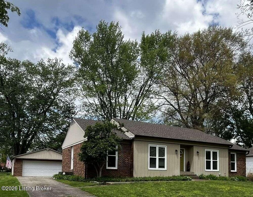 Photo of 12111 Maplewood Rd, Goshen, KY 40026 (MLS # 1715618)