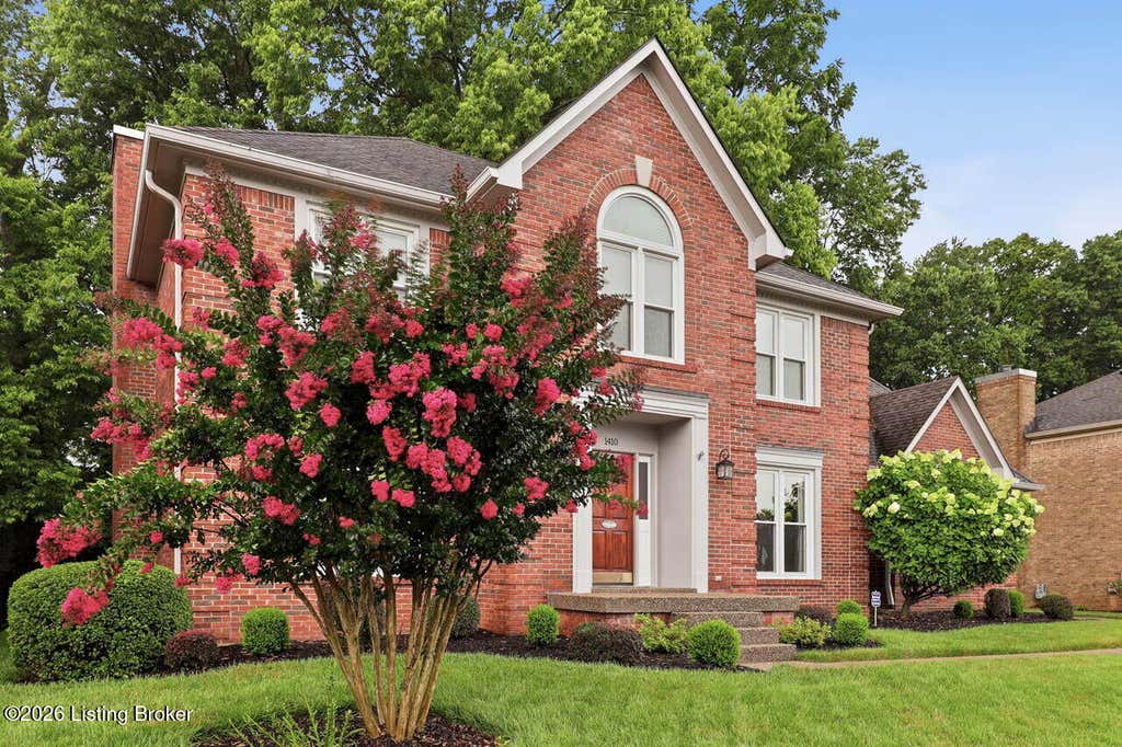 Photo of 1410 Autumn Ridge Rd, Louisville, KY 40242 (MLS # 1722795)
