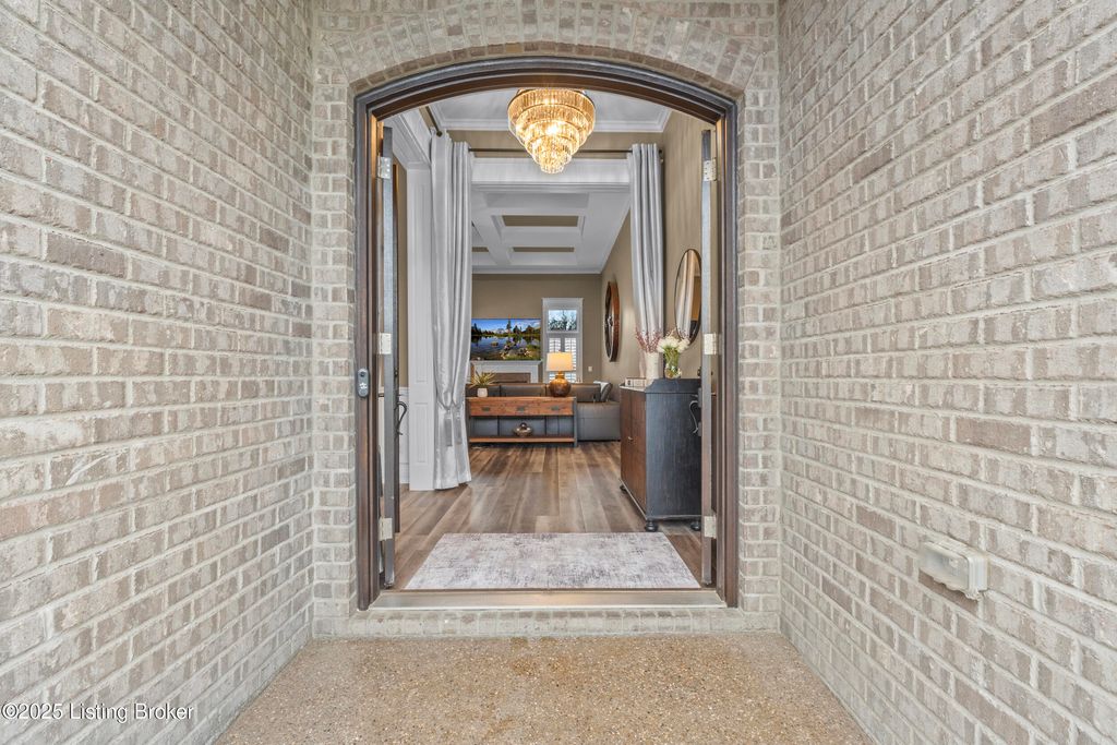 Photo of 14837 Ava Brook Cir, Louisville, KY 40245 (MLS # 1703524)