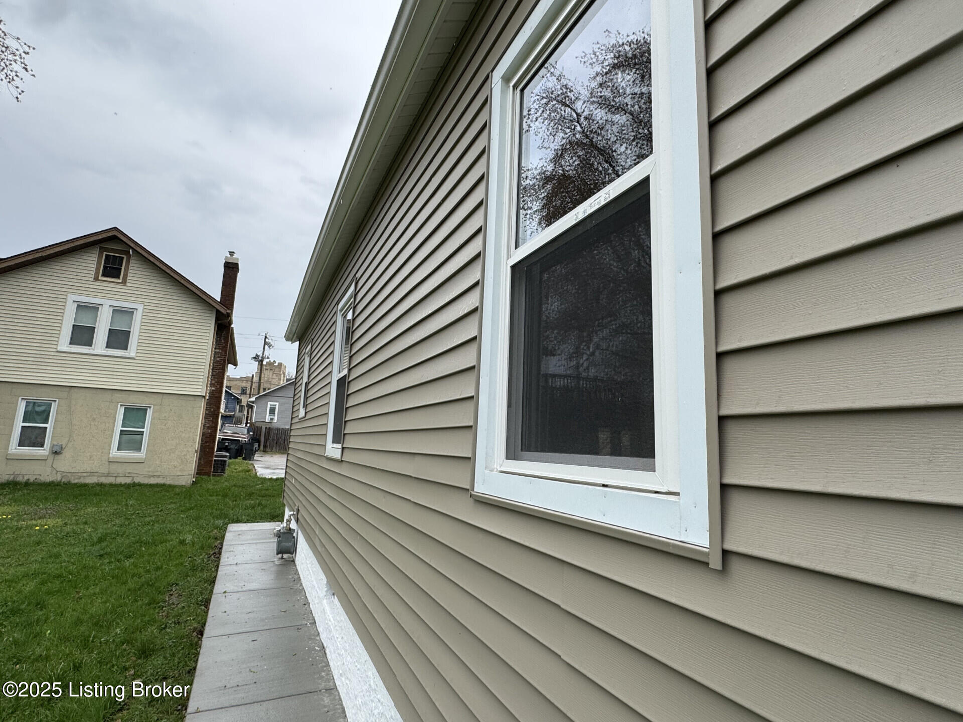 2210 Shrader Ave, New Albany, Indiana image 13