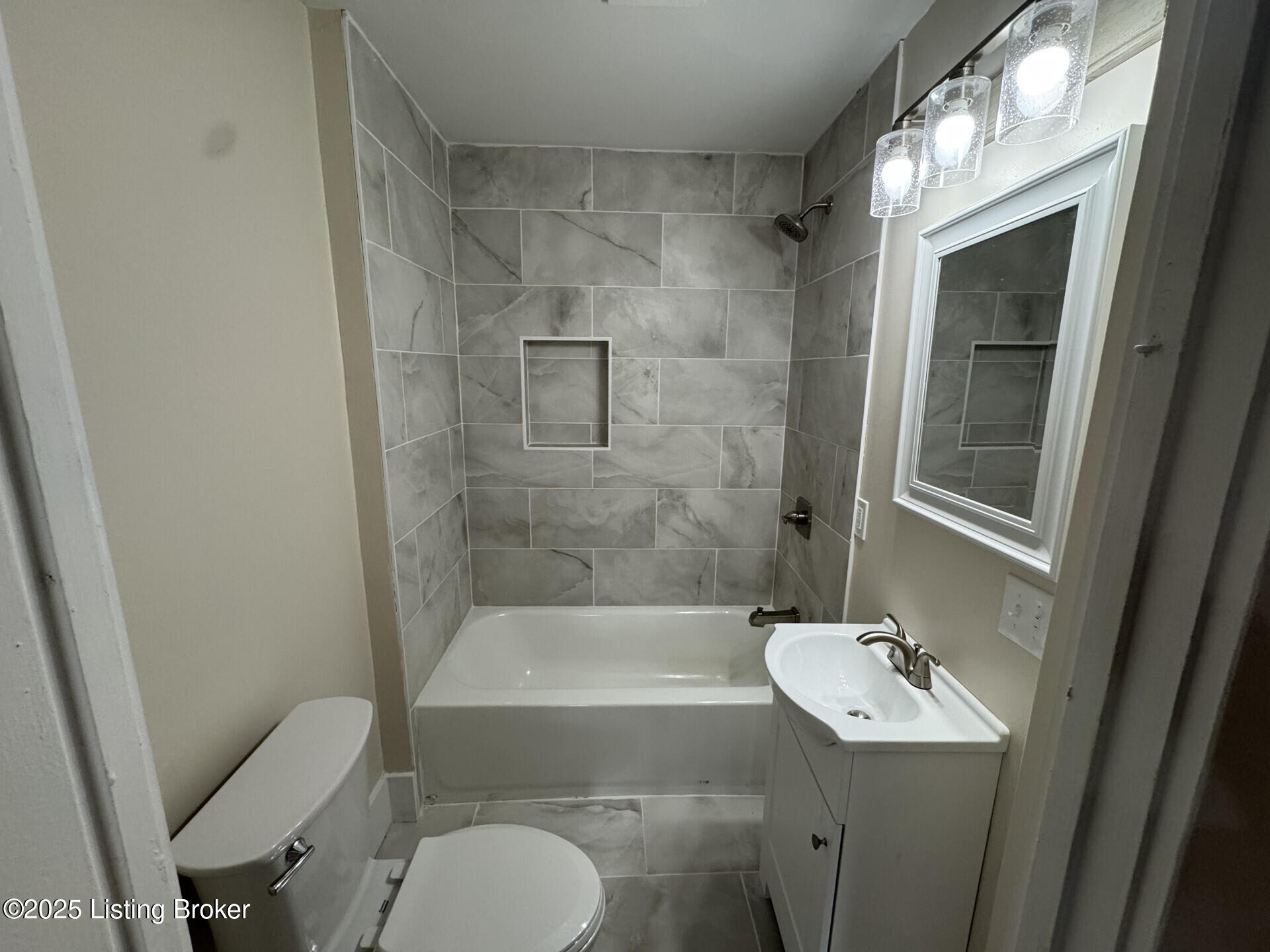 2210 Shrader Ave, New Albany, Indiana image 5