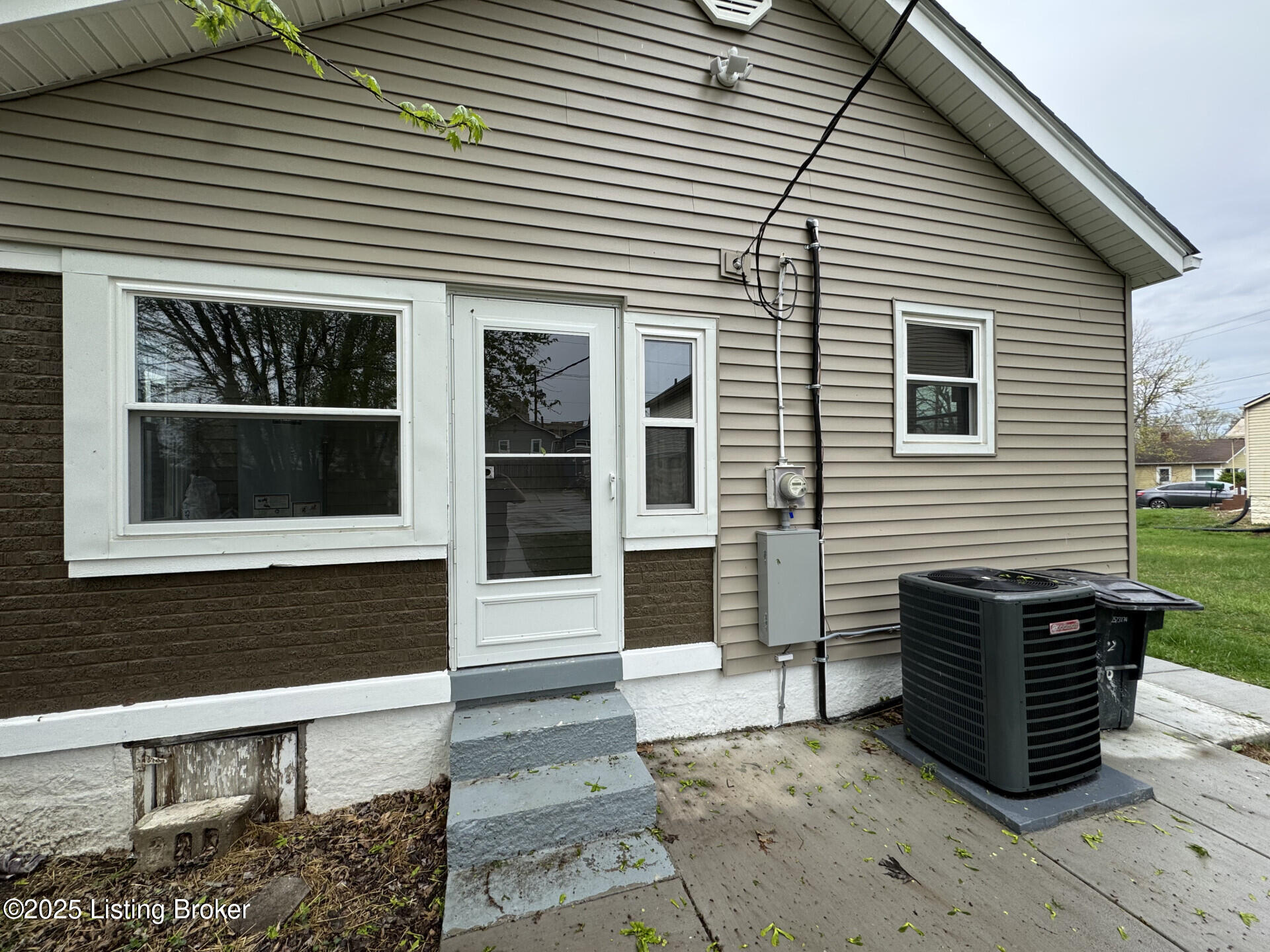 2210 Shrader Ave, New Albany, Indiana image 15