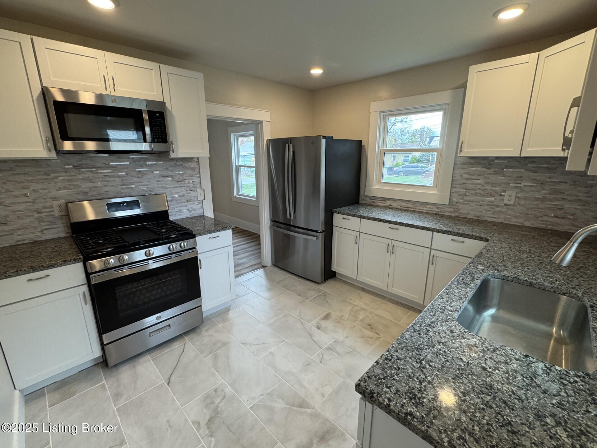 2210 Shrader Ave, New Albany, Indiana image 2