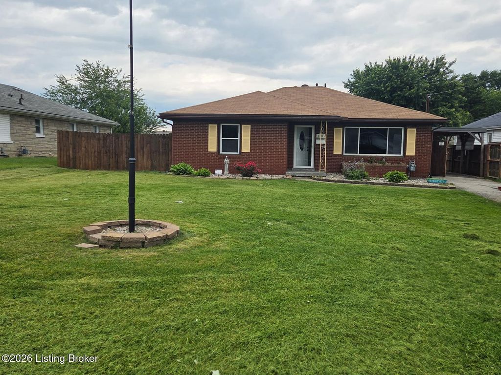 Photo of 1711 Kurz Way, Louisville, KY 40216 (MLS # 1716121)