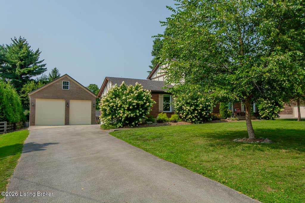 Photo of 8508 Maple Ave, Pewee Valley, KY 40056 (MLS # 1726178)
