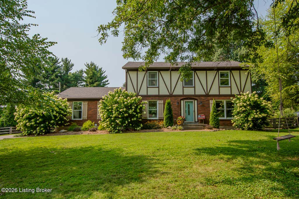 Photo of 8508 Maple Ave, Pewee Valley, KY 40056 (MLS # 1726178)