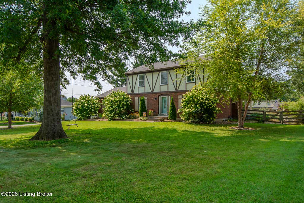 Photo of 8508 Maple Ave, Pewee Valley, KY 40056 (MLS # 1726178)