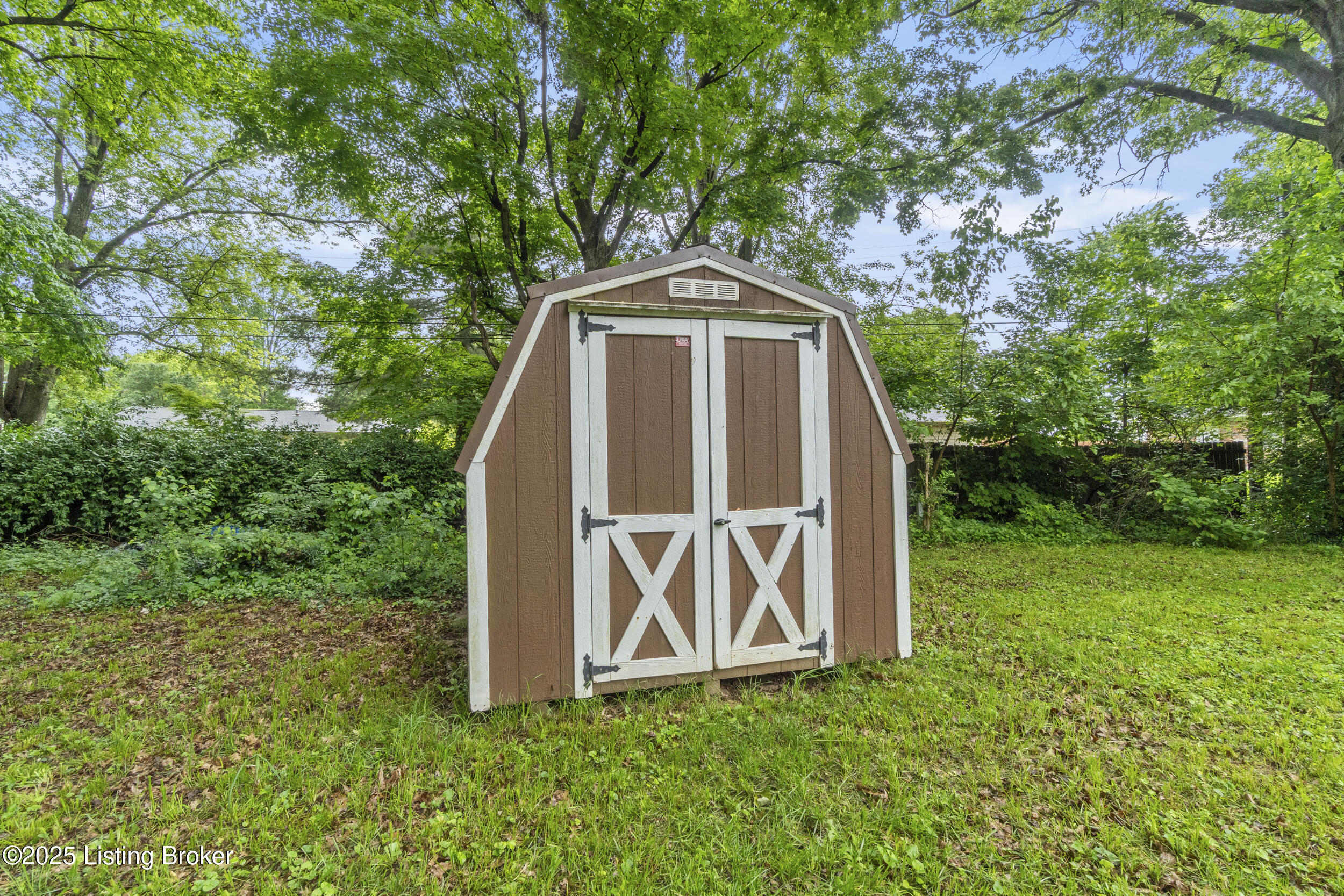 9201 Walhampton Ct, Louisville, Kentucky image 33