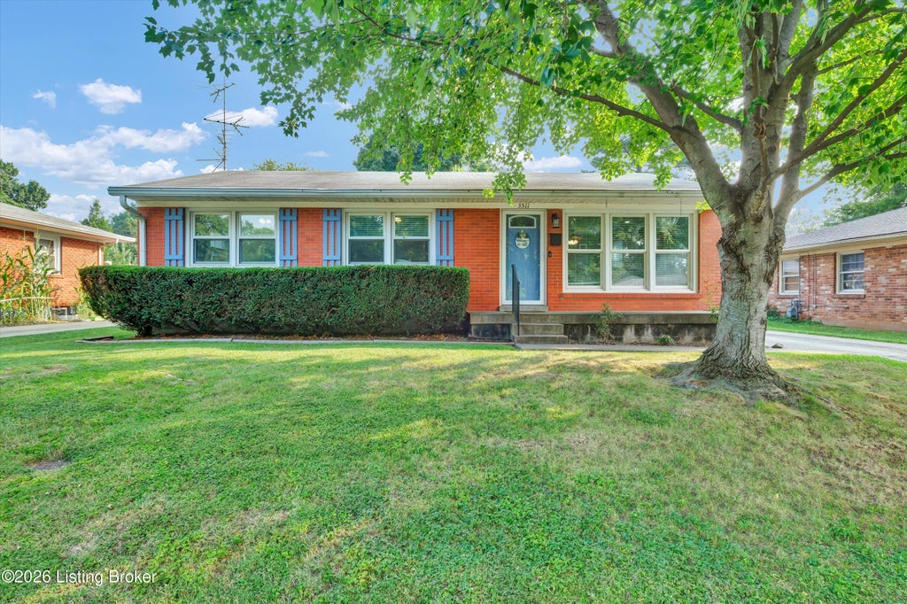 Photo of 3511 Autumn Way, Louisville, KY 40218 (MLS # 1724943)
