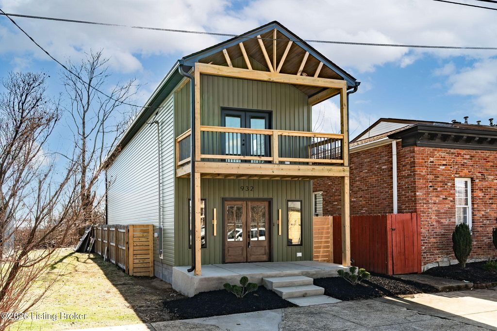 Photo of 932 E Madison St, Louisville, KY 40204 (MLS # 1710431)