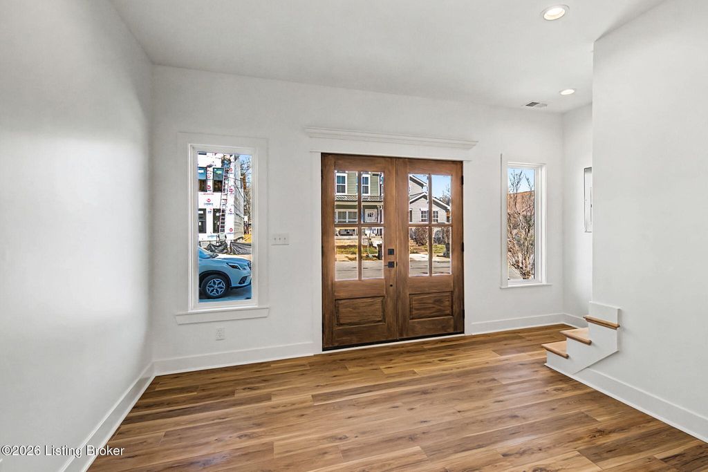 Photo of 932 E Madison St, Louisville, KY 40204 (MLS # 1710431)