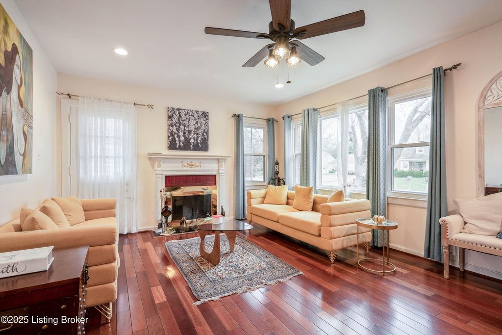 Photo of 212 Sage Rd, Louisville, KY 40207 (MLS # 1704536)