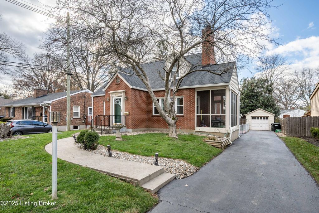 Photo of 212 Sage Rd, Louisville, KY 40207 (MLS # 1704536)