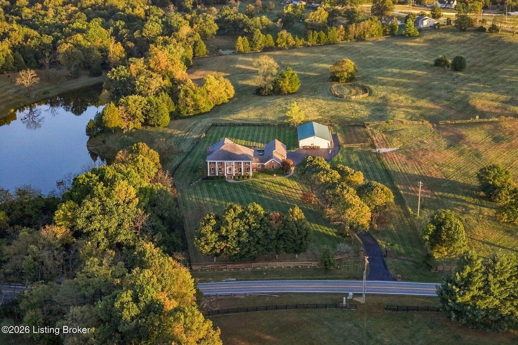 Photo of 3501 Old Sligo Rd, La Grange, KY 40031 (MLS # 1731955)