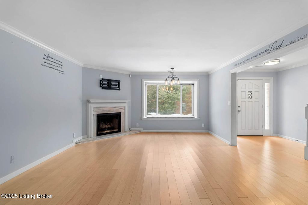 Photo of 109 Shelby Pointe Dr, Louisville, KY 40223 (MLS # 1705520)