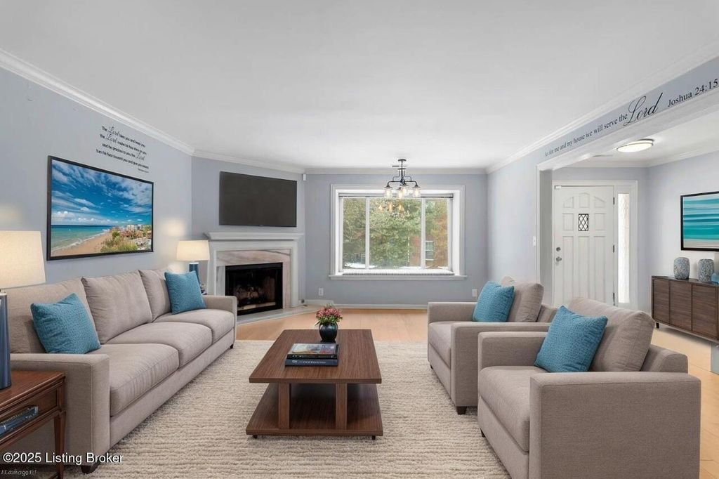 Photo of 109 Shelby Pointe Dr, Louisville, KY 40223 (MLS # 1705520)